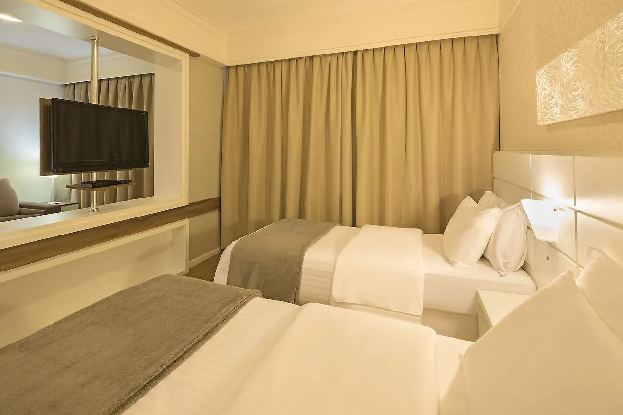 Swan Porto Alegre Otel