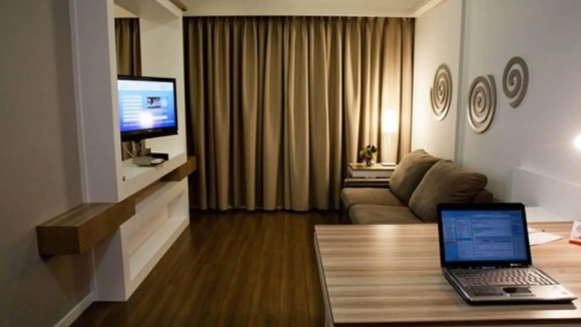 Swan Porto Alegre Hotel 4*,